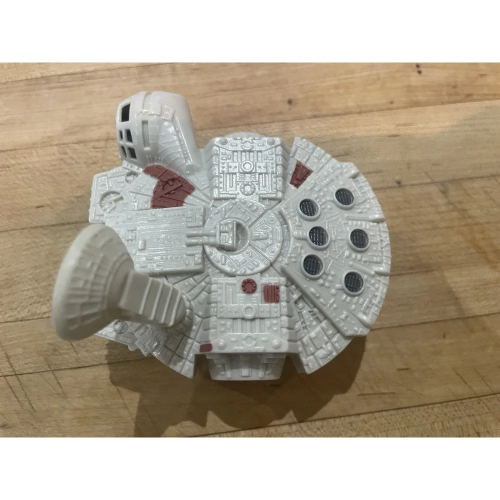2005 Burger King Kids Club Kids Meal Star Wars Millennium Falcon 2.5